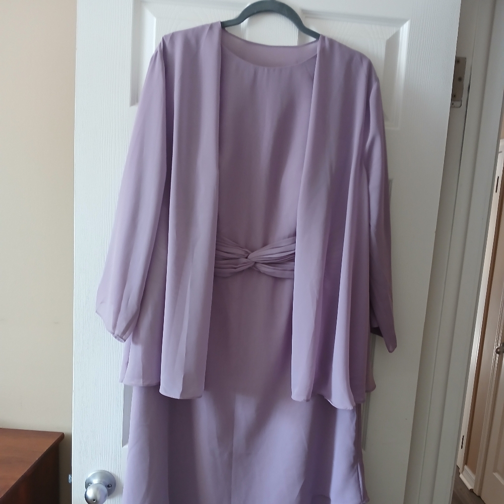 NWT Gorgeous Tea-Length Dress with Jacket - 2 Piece - Lilac - 16W
